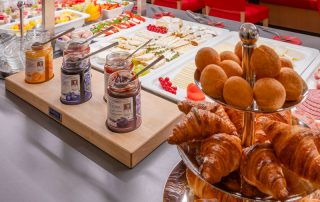 Frühstück - Hotel Adria München